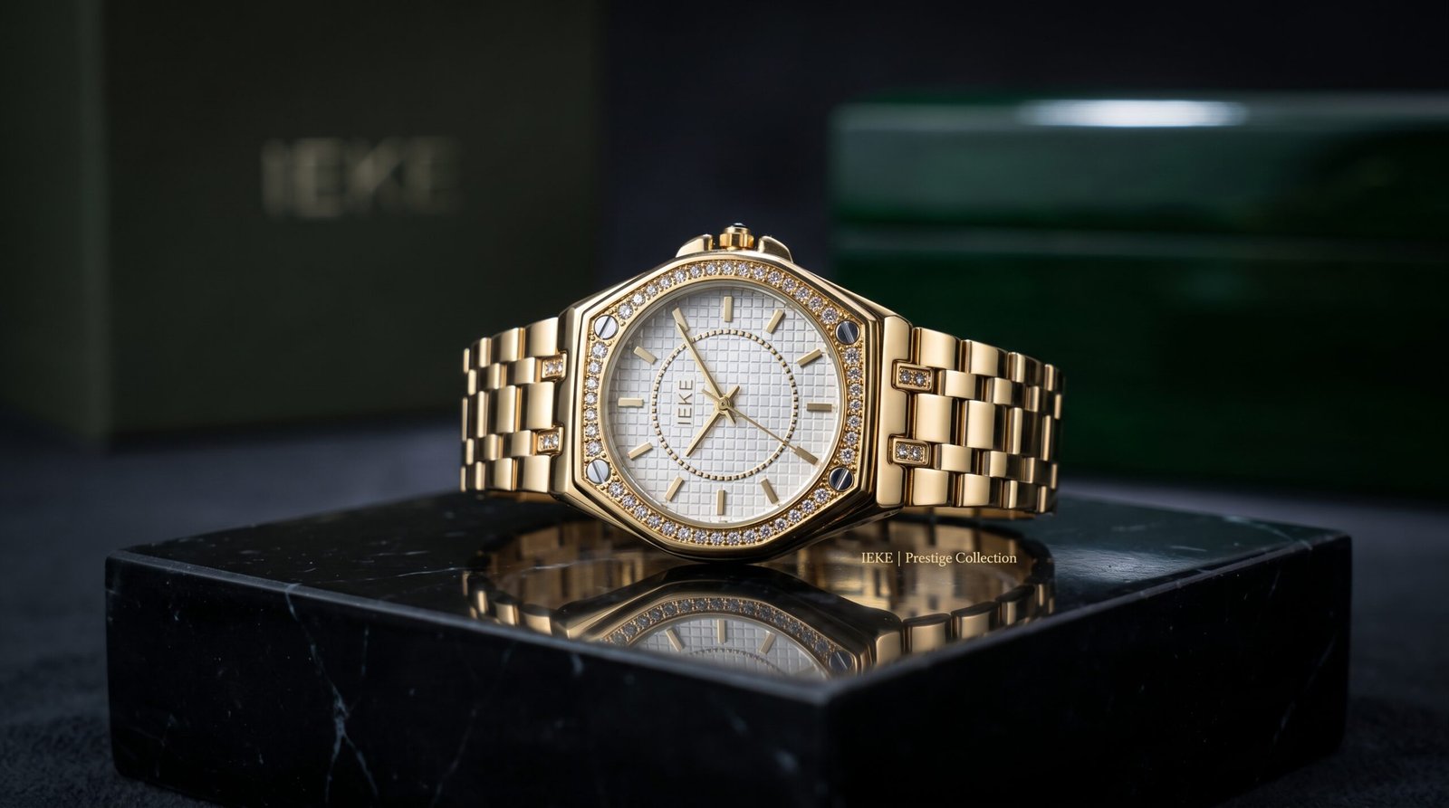 Montre Classique Dorée avec Écrin